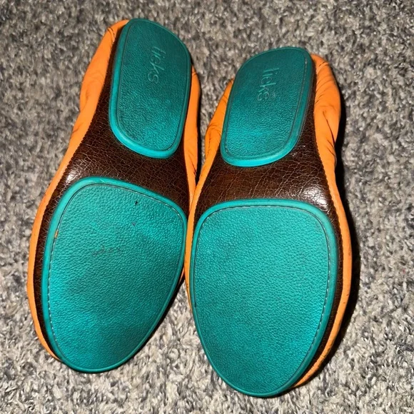 Tieks by Gavrieli Orange Patent Size 8 - Picture 2 of 3
